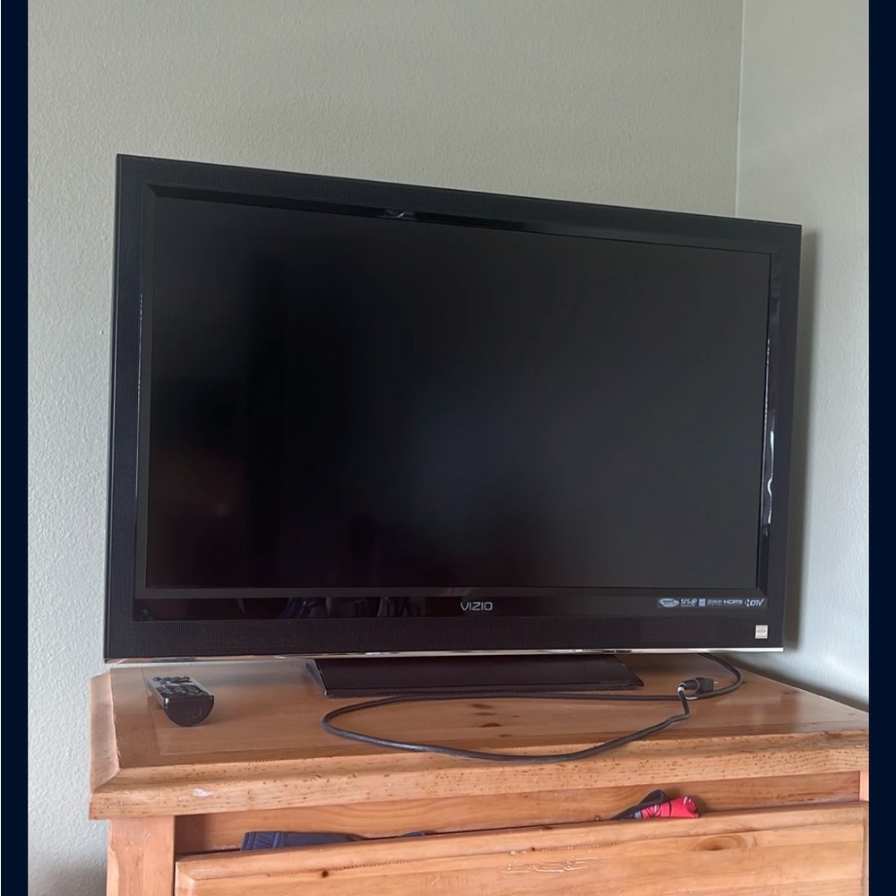 Vizio Black Flat Screen TV
